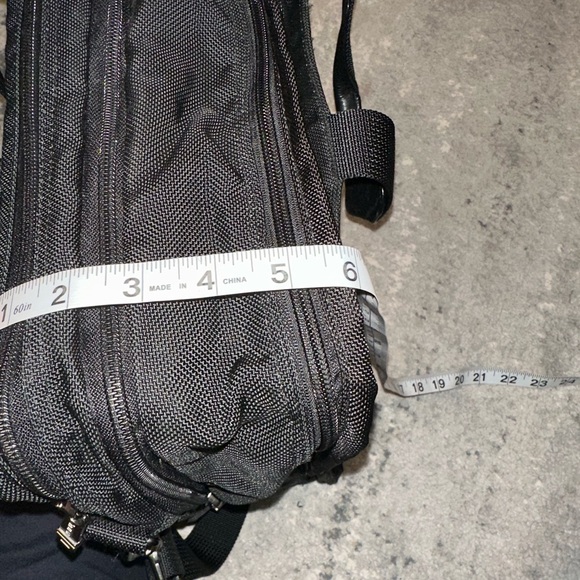 Tumi | Expandable Organizer Bag - Picture 5 of 7